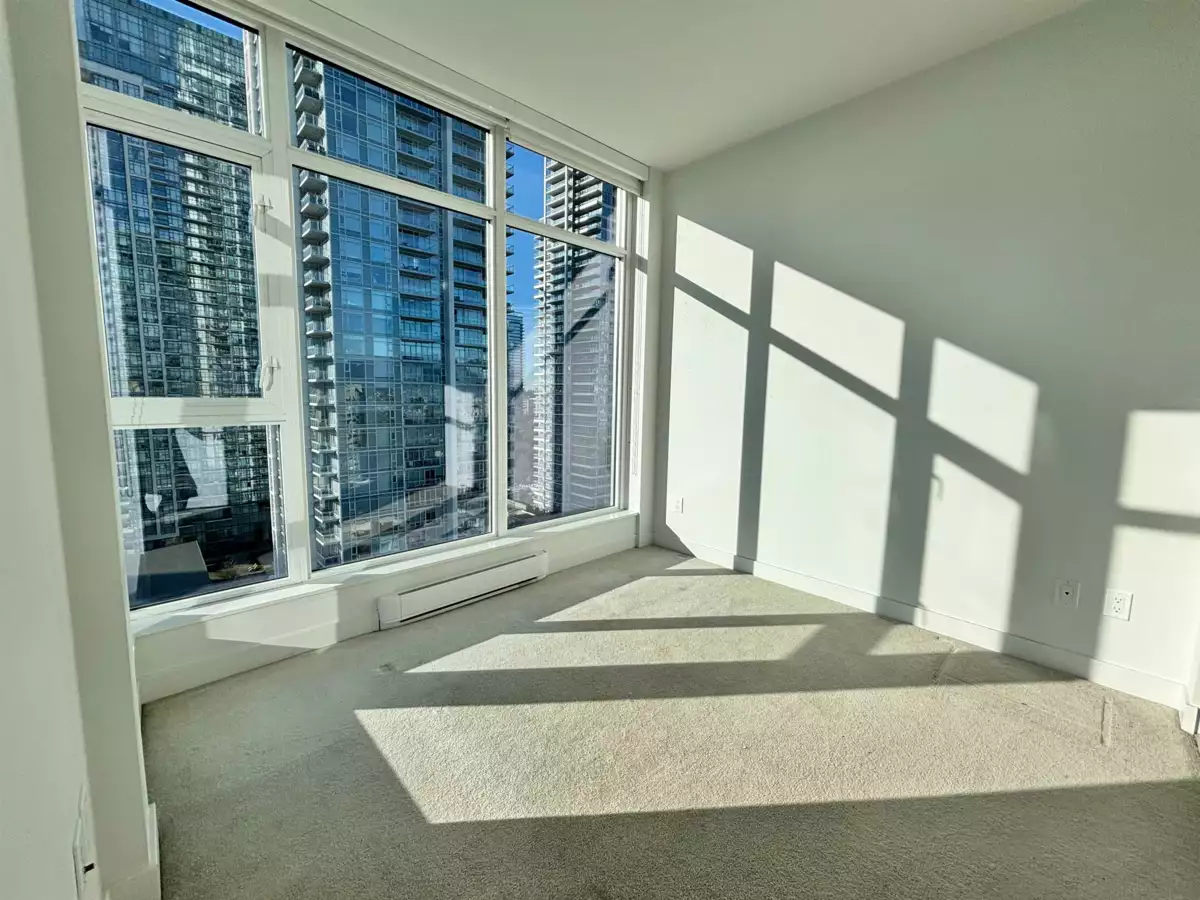 Outdoor Patio Photo of 2009 4688 Kingsway, Burnaby, BC