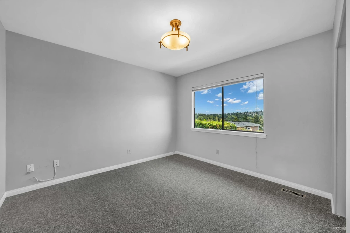 Walk-In Closet Photo of 7238 Braeside Drive, Burnaby, BC