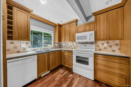 Breakfast Nook Photo of 7238 Braeside Drive, Burnaby, BC