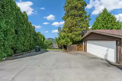 Hallway Photo of 7238 Braeside Drive, Burnaby, BC