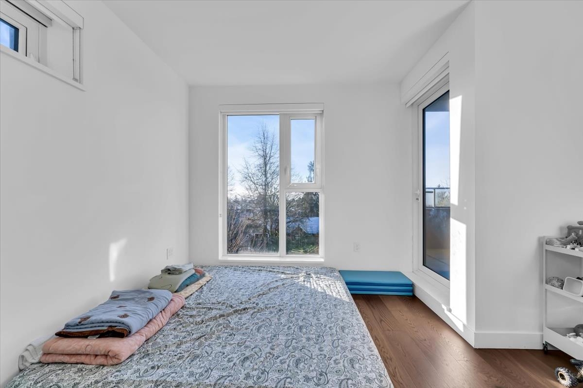 Guest Bathroom Photo of 607 1571 W 57th Avenue, Vancouver, BC