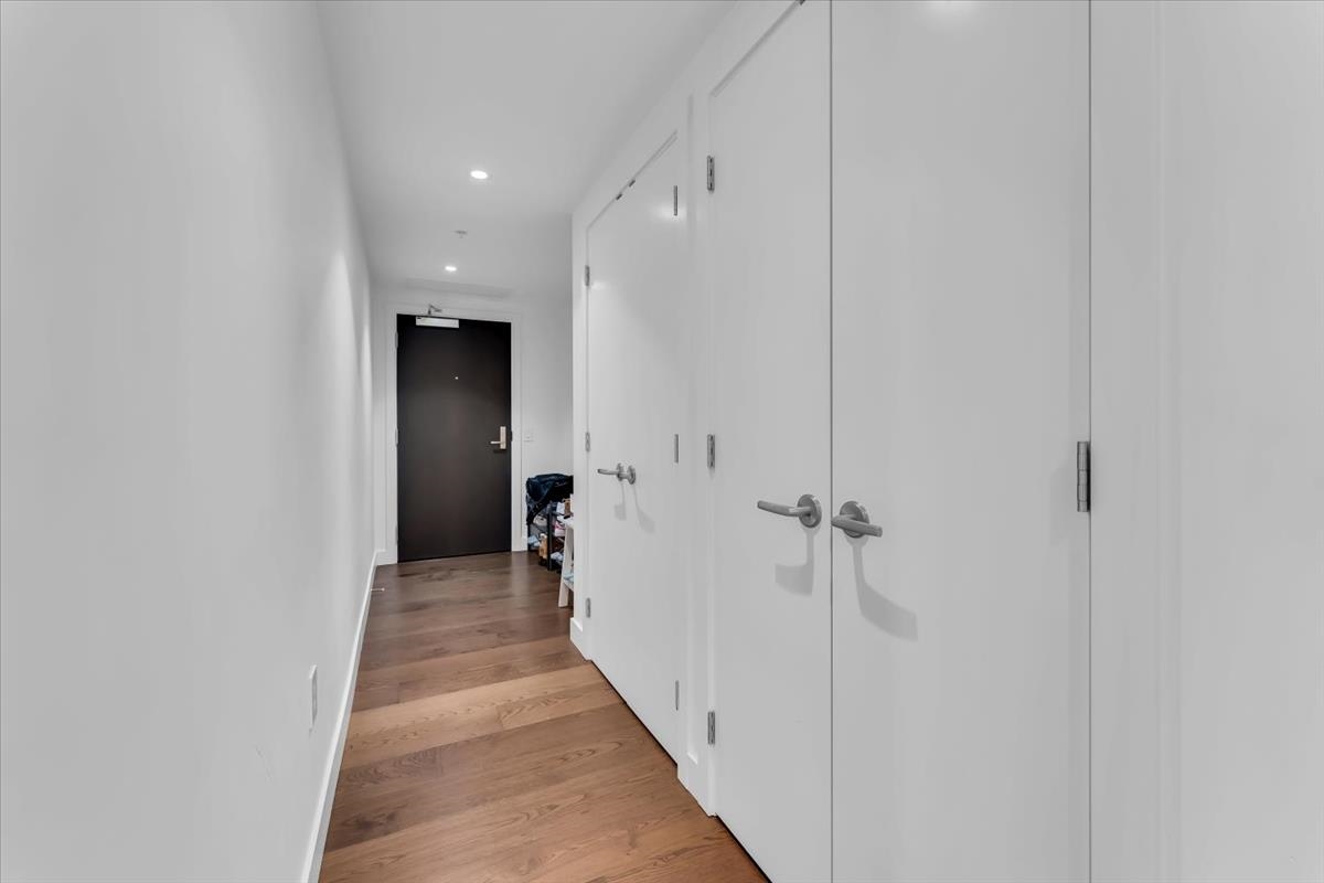 Hallway Photo of 607 1571 W 57th Avenue, Vancouver, BC