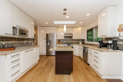 Kitchen Photo of 2988 Fleet Street, Coquitlam, BC
