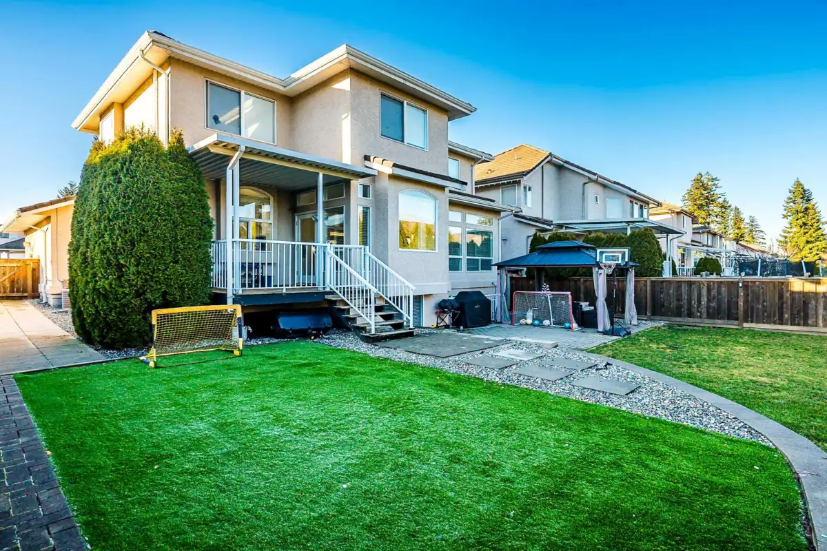 Family Room Photo of 10820 164 Street, Surrey, BC