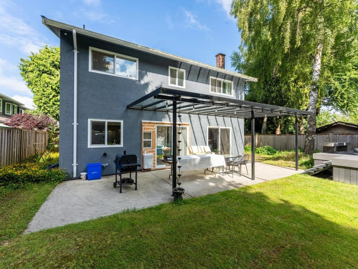 Garden / Landscaping Photo of 11320 No. 1 Road, Richmond, BC