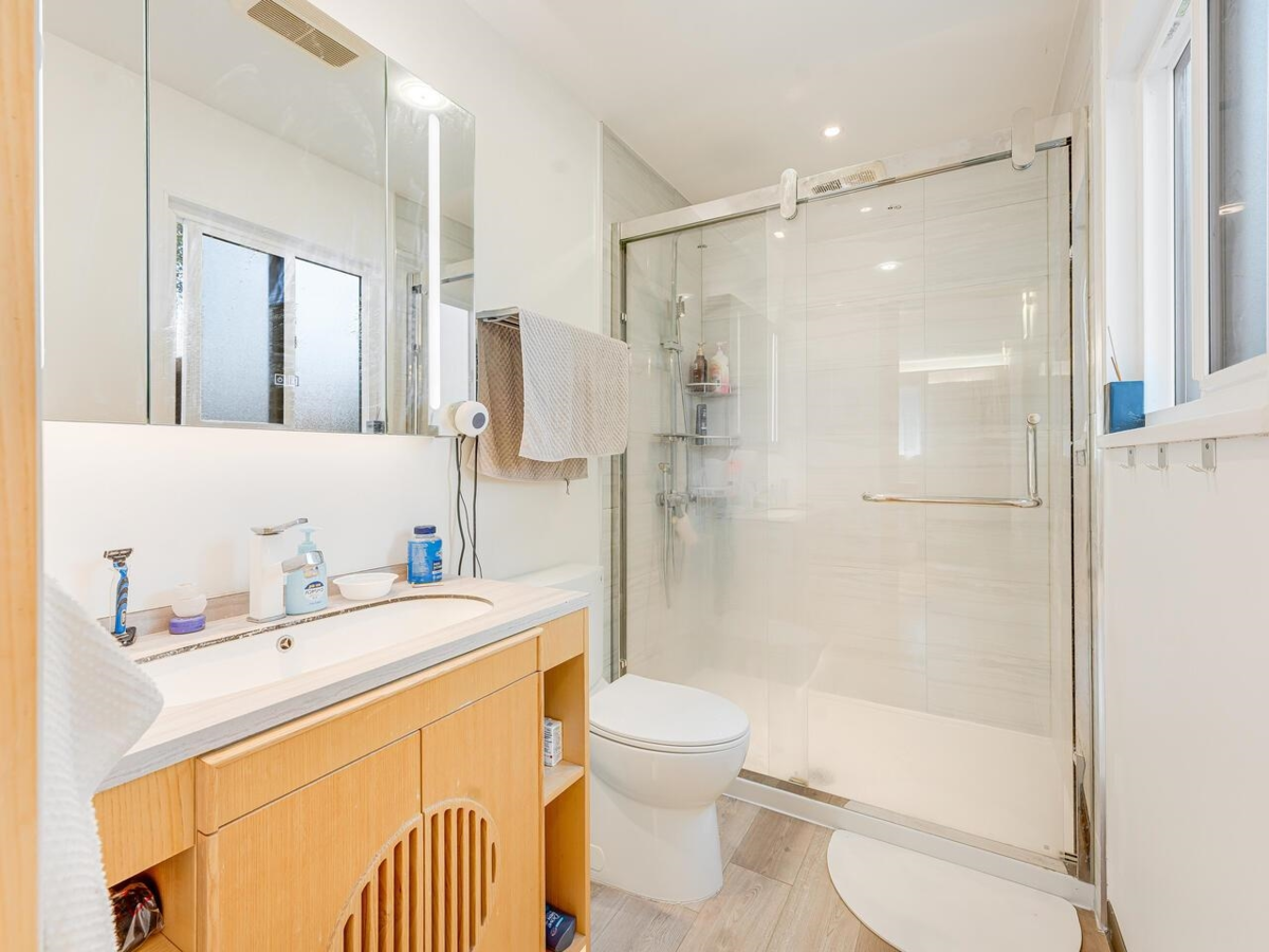 Laundry Room Photo of 11320 No. 1 Road, Richmond, BC