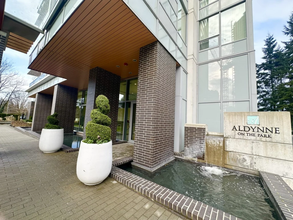 Backyard Photo of 2606 5883 Barker Avenue, Burnaby, BC