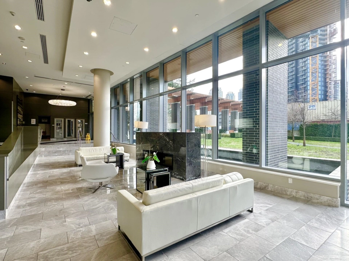 Entry Foyer Photo of 2606 5883 Barker Avenue, Burnaby, BC