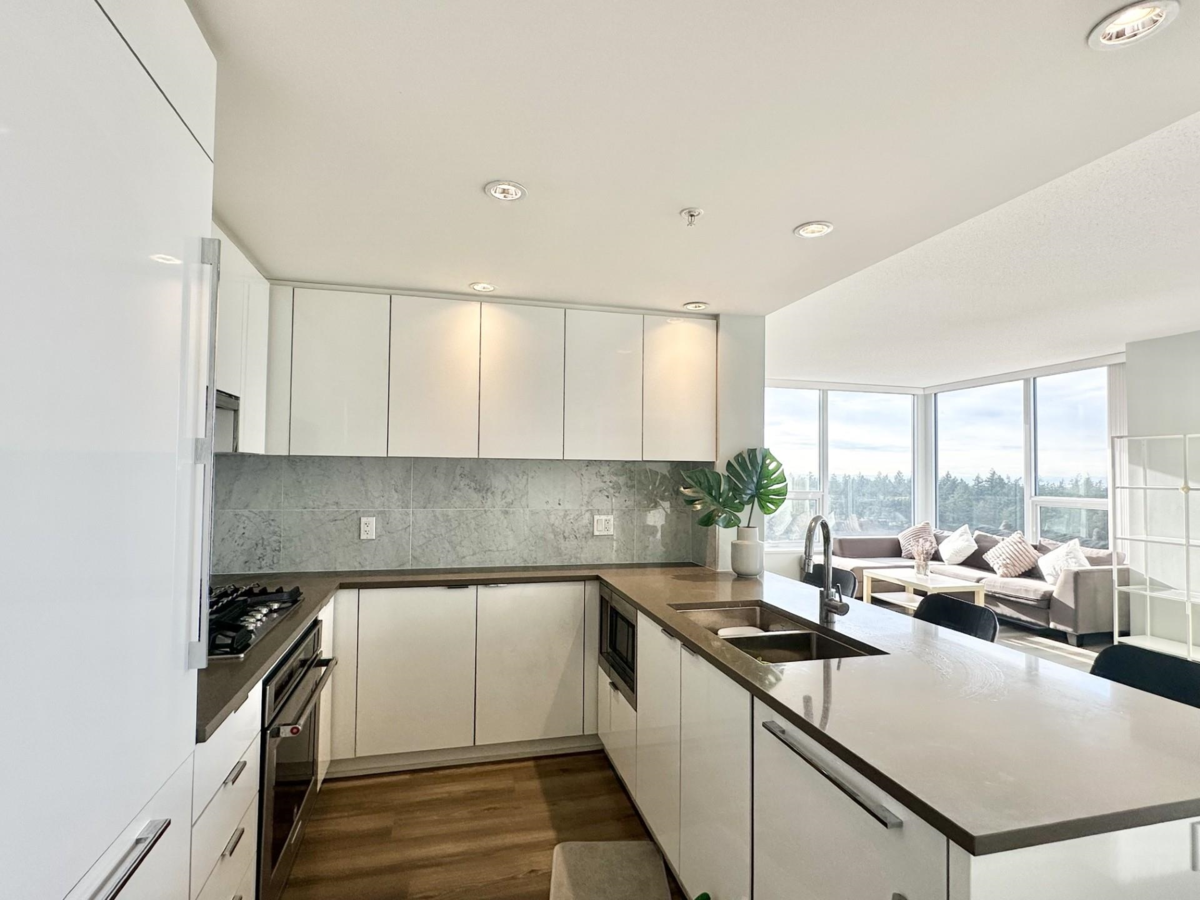 Family Room Photo of 2606 5883 Barker Avenue, Burnaby, BC