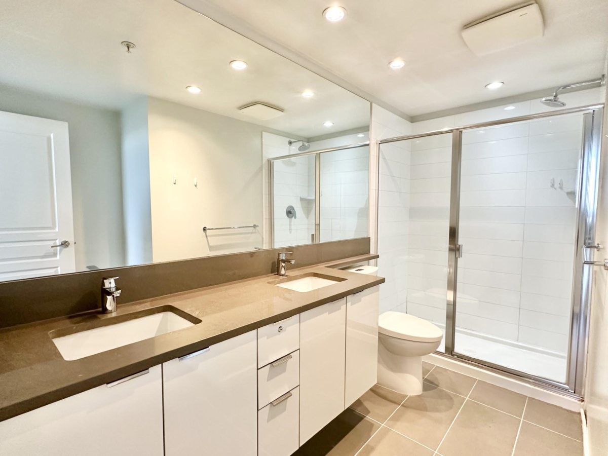 Walk-In Closet Photo of 2606 5883 Barker Avenue, Burnaby, BC