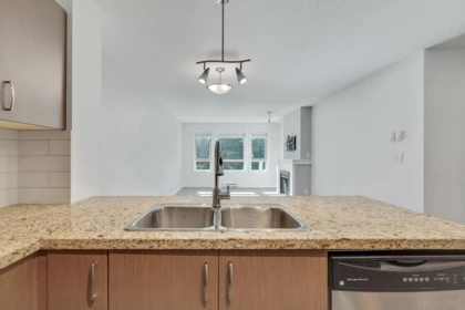 204 3097 Lincoln Avenue, Coquitlam, BC, Coquitlam — Apartment/Condo for sale