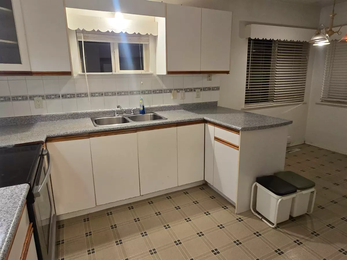 Pantry Photo of 123 E 64th Avenue, Vancouver, BC