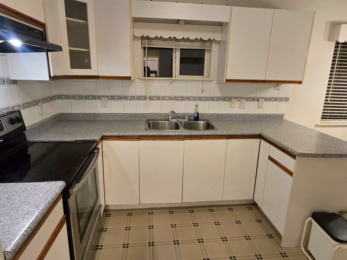 Powder Room Photo of 123 E 64th Avenue, Vancouver, BC