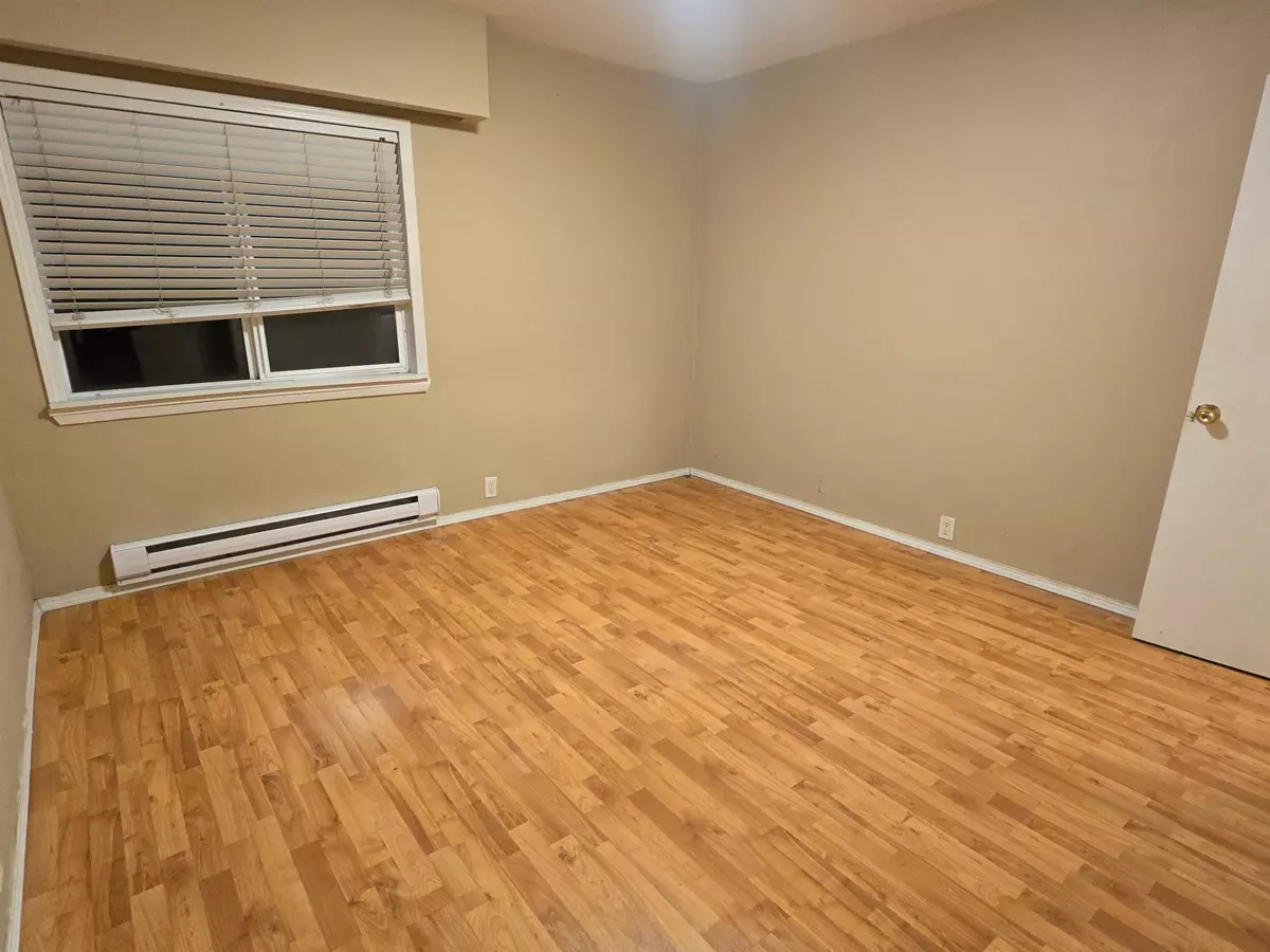 Walk-In Closet Photo of 123 E 64th Avenue, Vancouver, BC