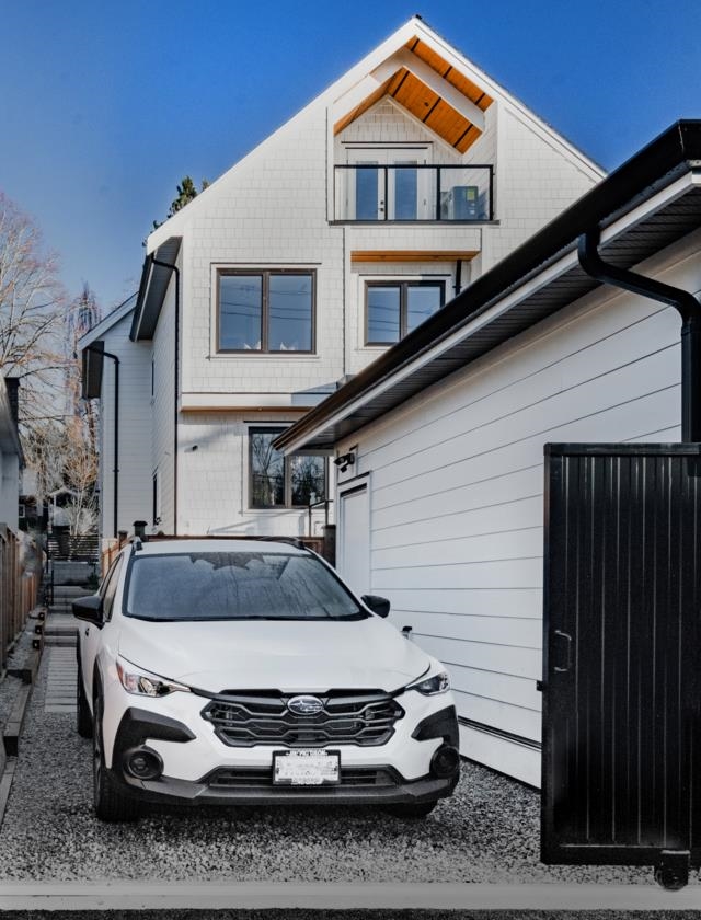 Outdoor Patio Photo of 1 6061 Sherbrooke Street, Vancouver, BC