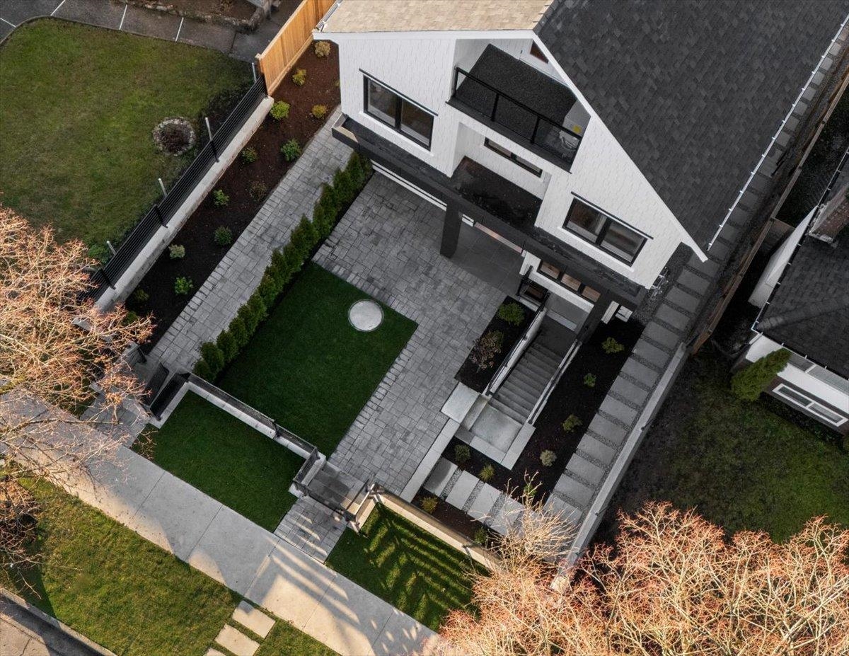 Staircase Photo of 1 6061 Sherbrooke Street, Vancouver, BC