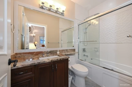 Primary Bathroom Photo of 1091 E 55th Avenue, Vancouver, BC