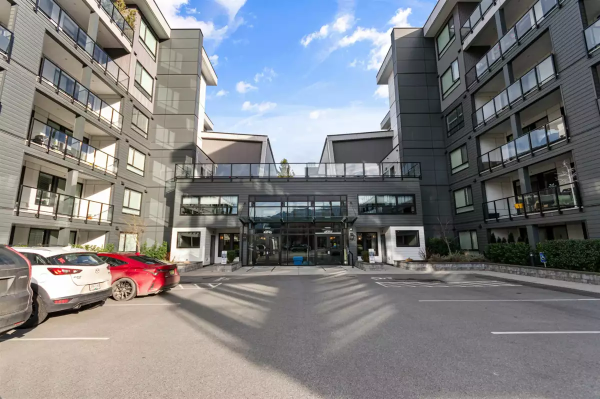 Backyard Photo of 604 45745 Watson Road, Chilliwack, BC