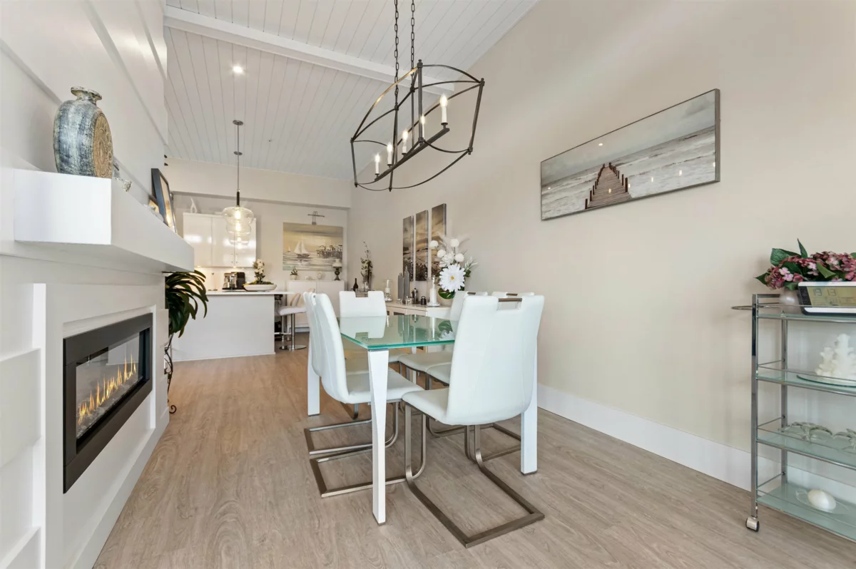 Kitchen Island Photo of 604 45745 Watson Road, Chilliwack, BC