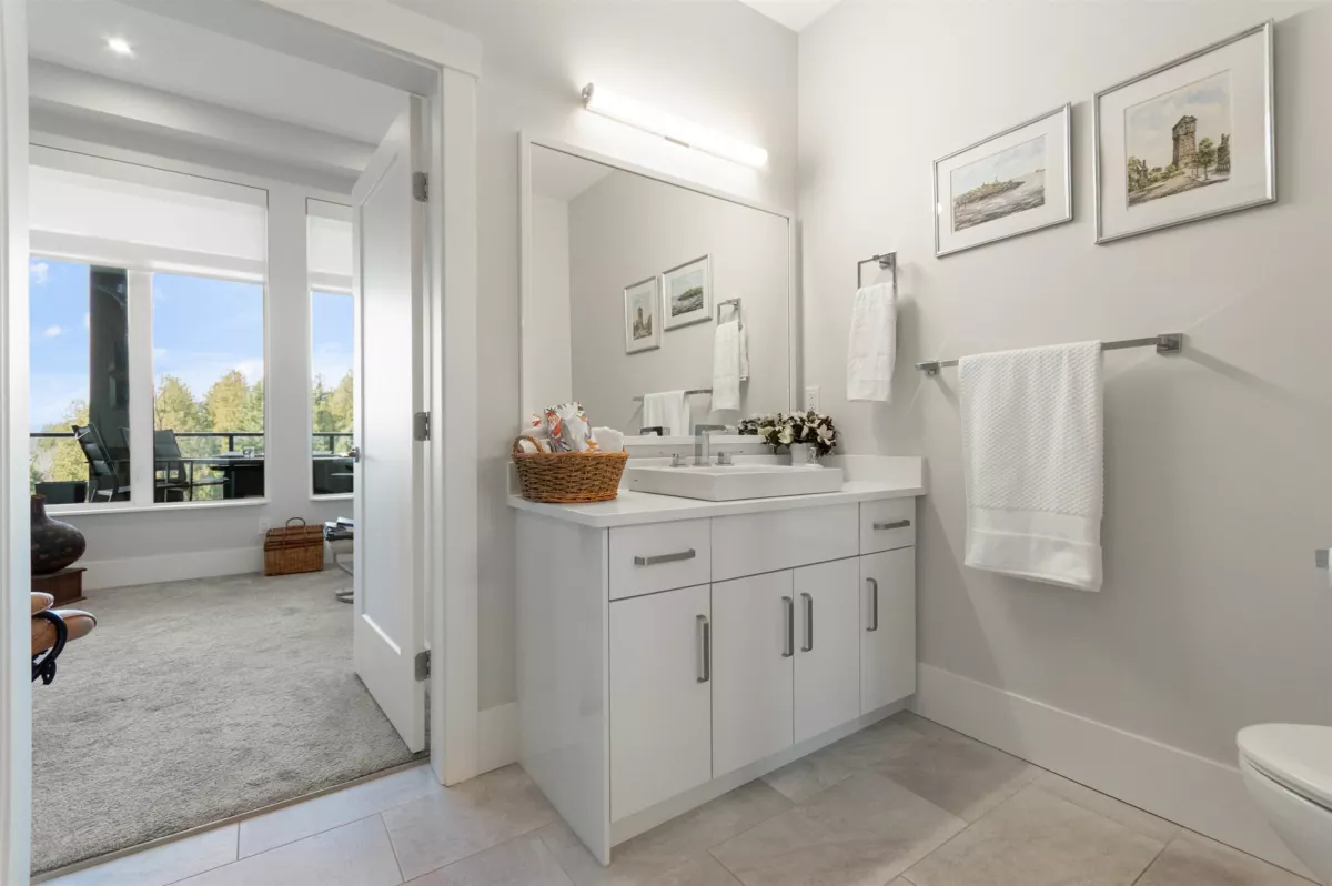 Laundry Room Photo of 604 45745 Watson Road, Chilliwack, BC