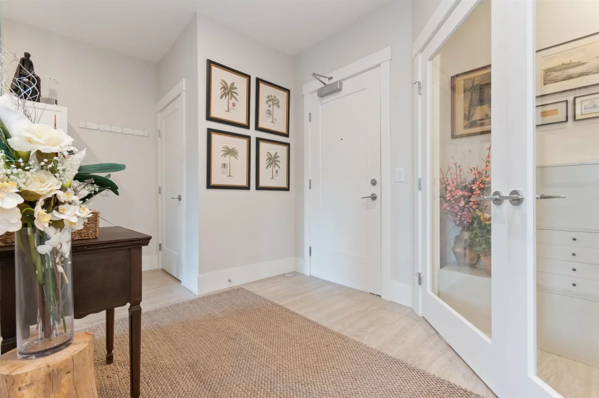 Living Room Photo of 604 45745 Watson Road, Chilliwack, BC