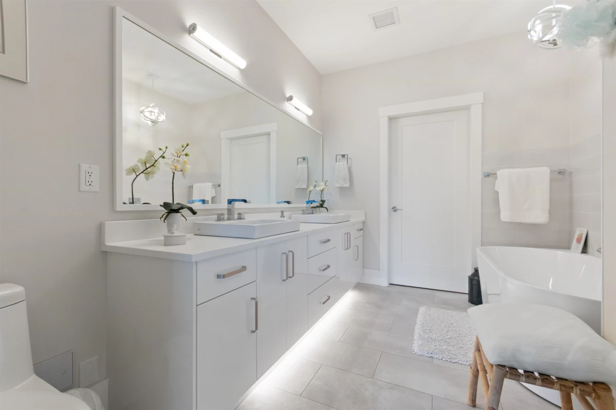 Staircase Photo of 604 45745 Watson Road, Chilliwack, BC