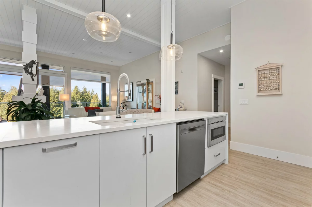 Walk-In Closet Photo of 604 45745 Watson Road, Chilliwack, BC