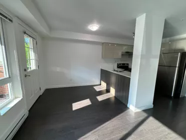 103 10688 140 Street, Surrey, BC