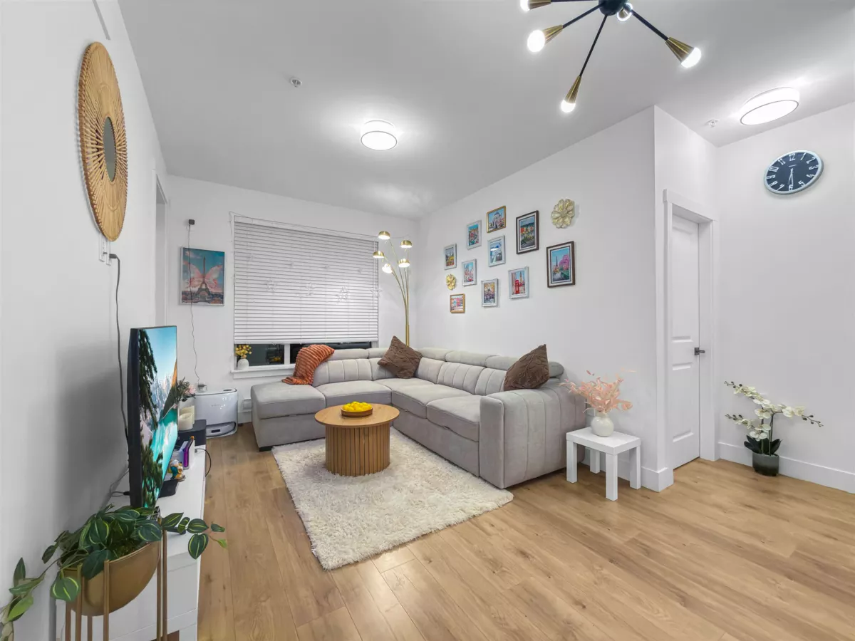 Family Room Photo of 209 19935 75a Avenue, Langley, BC