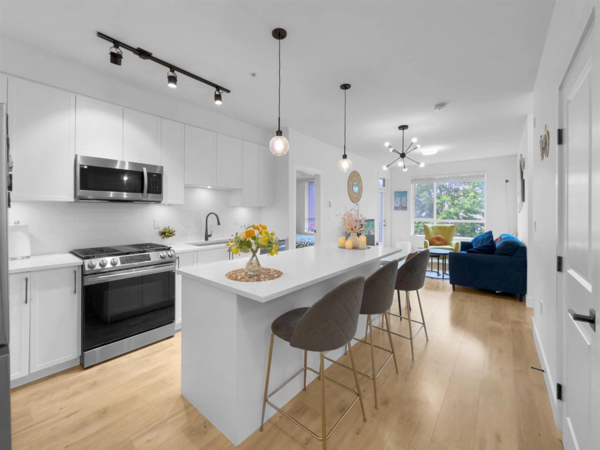 Living Room Photo of 209 19935 75a Avenue, Langley, BC