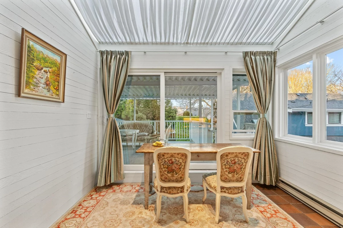 Breakfast Nook Photo of 4069 W 14th Avenue, Vancouver, BC