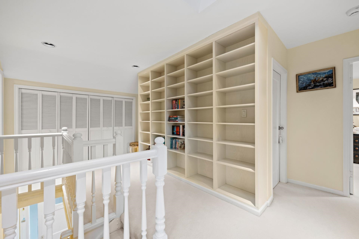 Powder Room Photo of 4069 W 14th Avenue, Vancouver, BC