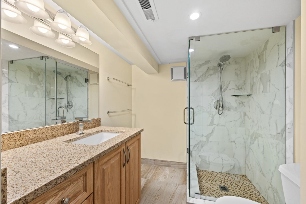 Swimming Pool Photo of 4069 W 14th Avenue, Vancouver, BC