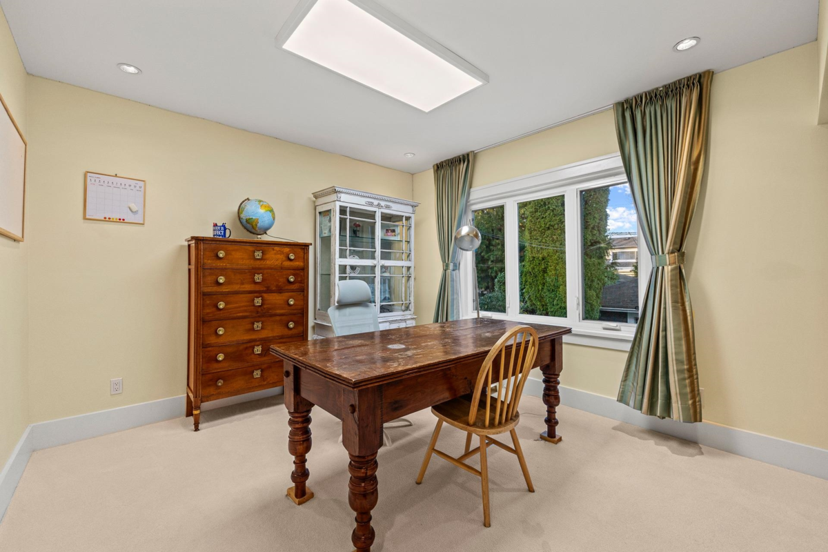 Walk-In Closet Photo of 4069 W 14th Avenue, Vancouver, BC