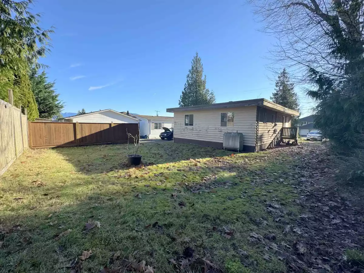 Basement Recreation Room Photo of 764 Hillcrest Road, Gibsons, BC