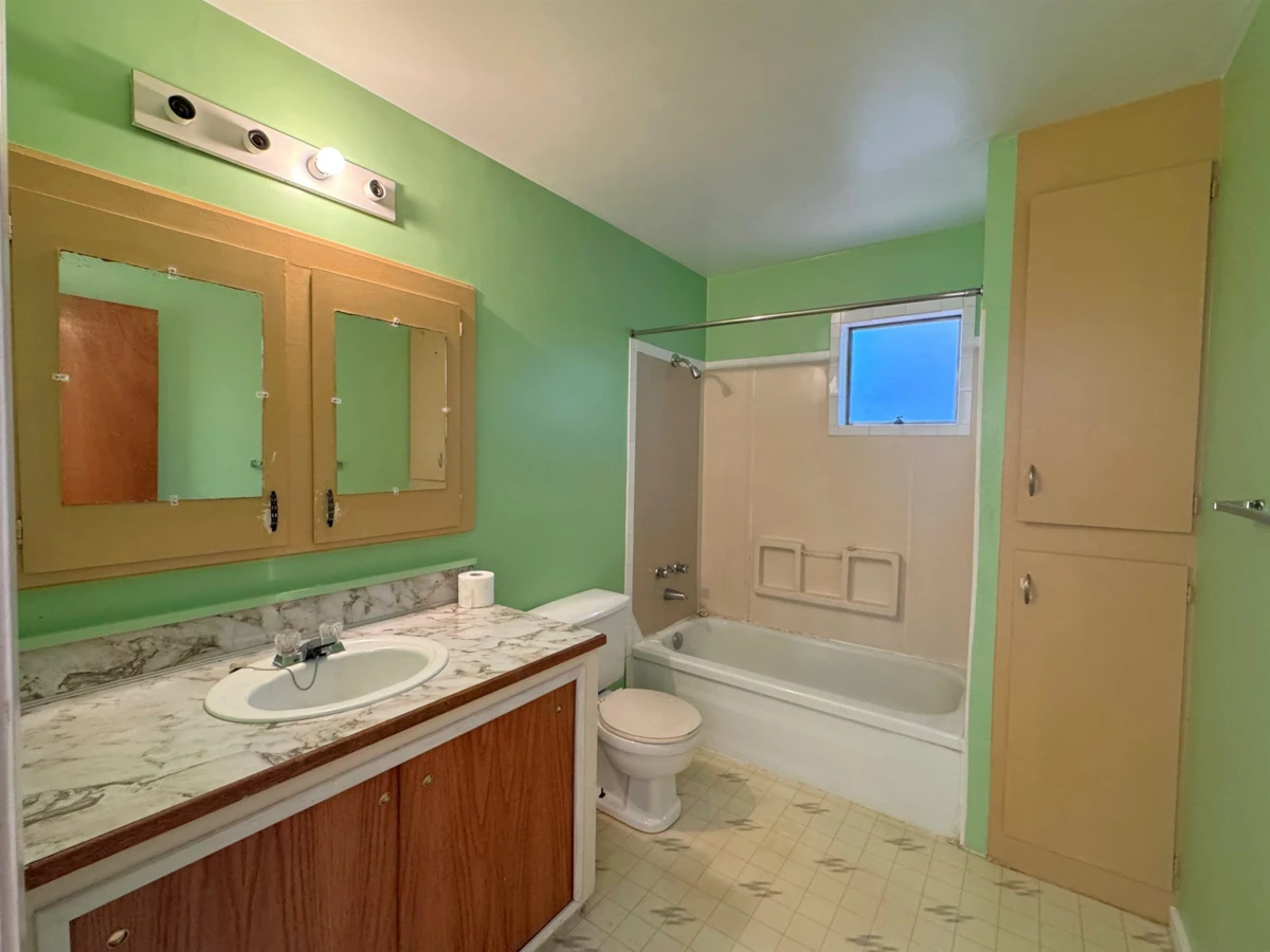 Bedroom 3 Photo of 764 Hillcrest Road, Gibsons, BC