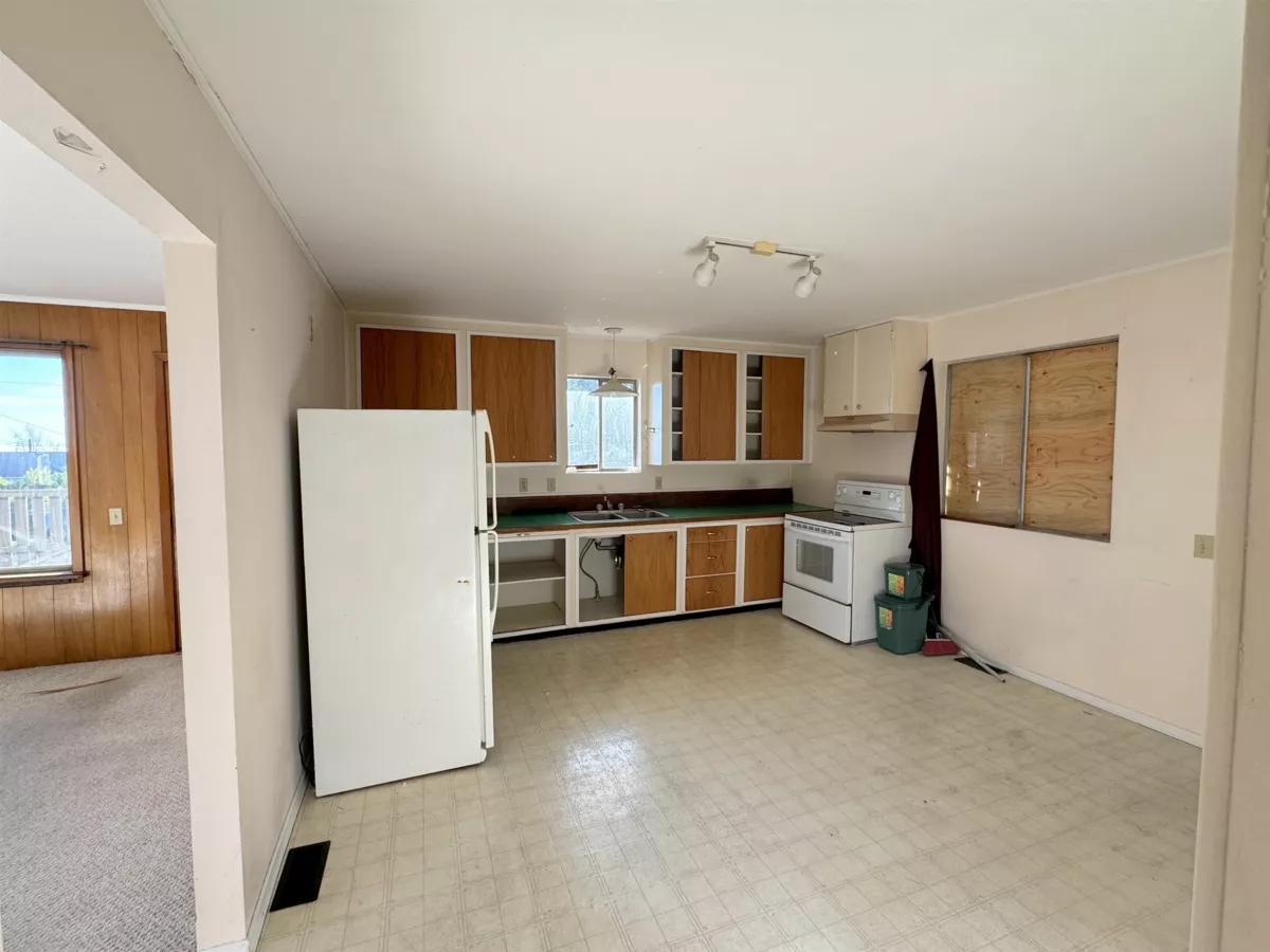 Breakfast Nook Photo of 764 Hillcrest Road, Gibsons, BC