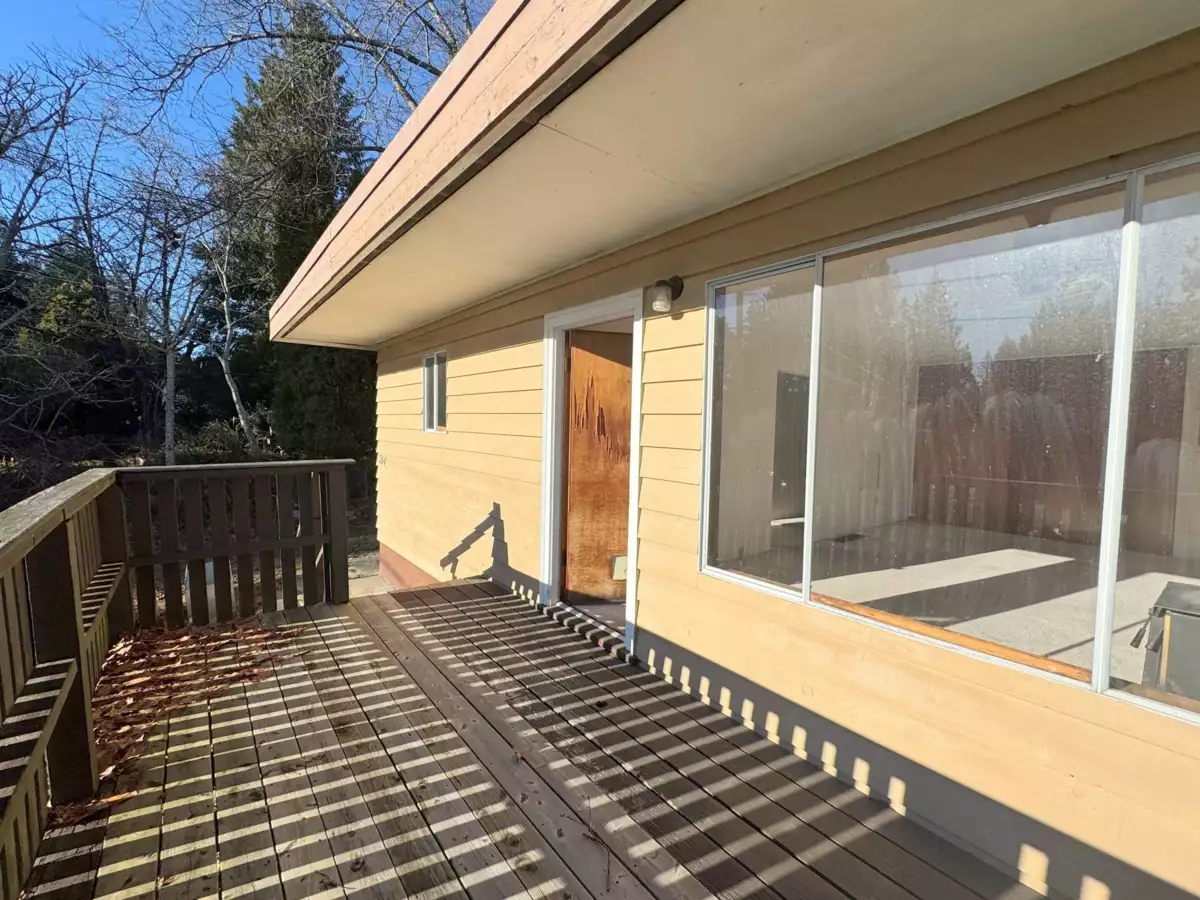 Living Room Photo of 764 Hillcrest Road, Gibsons, BC