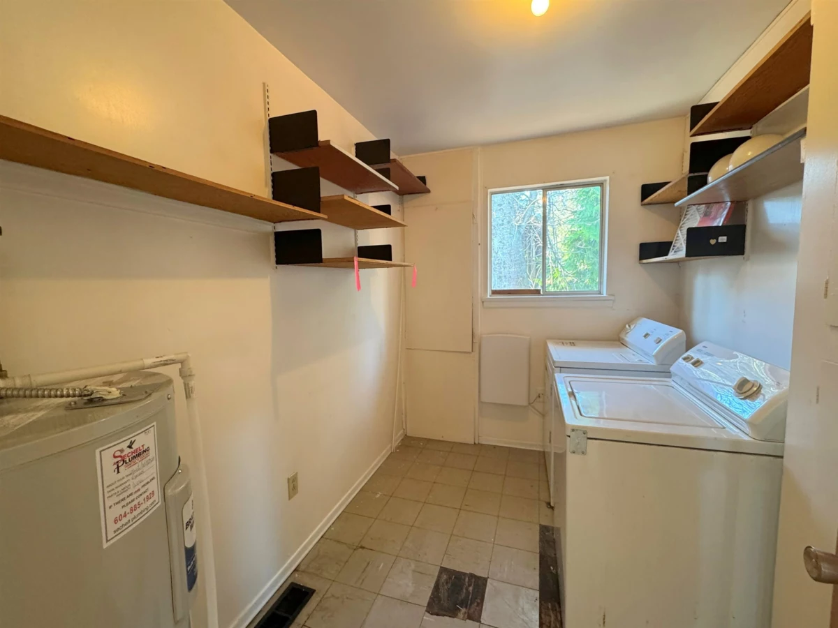 Office / Den Photo of 764 Hillcrest Road, Gibsons, BC