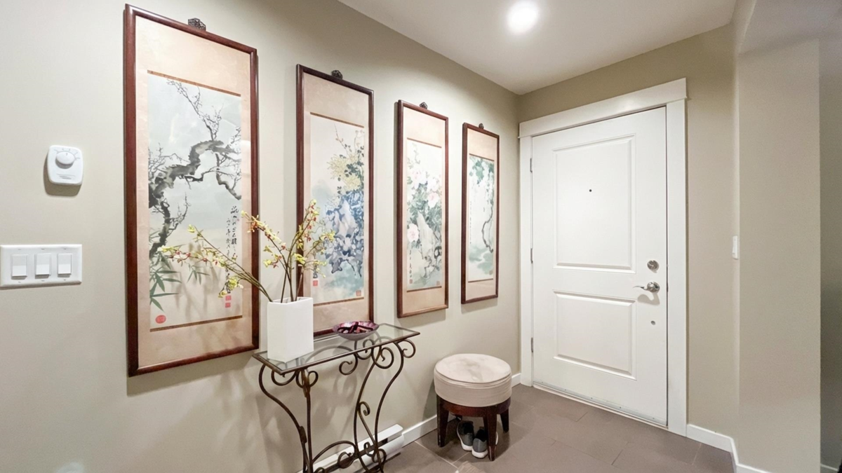 Hallway Photo of 5611 Willow Street, Vancouver, BC