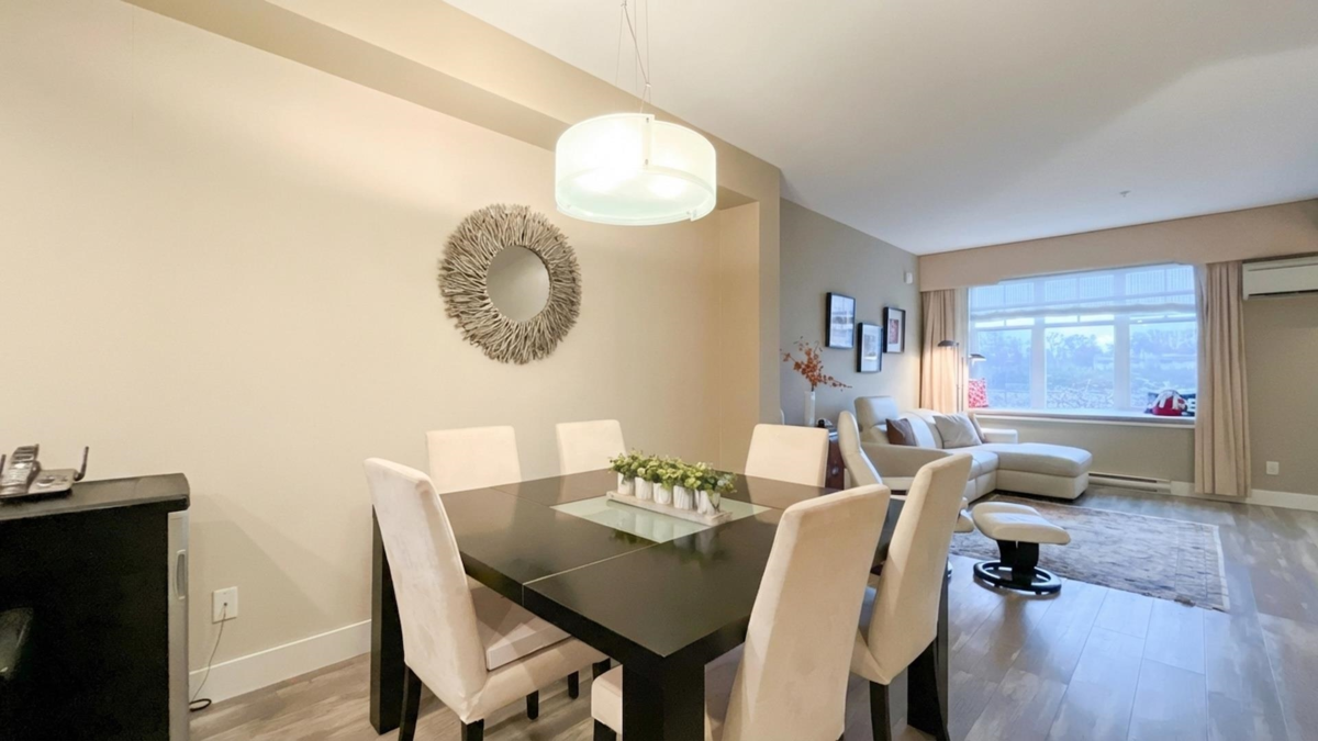 Kitchen Photo of 5611 Willow Street, Vancouver, BC