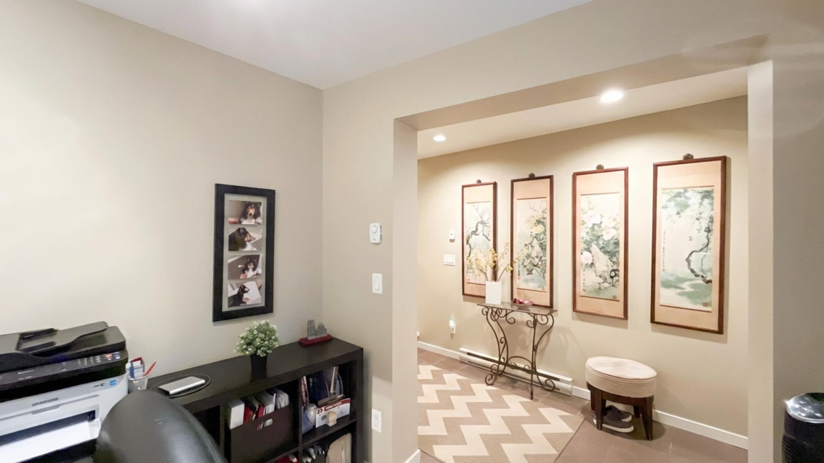 Mudroom Photo of 5611 Willow Street, Vancouver, BC