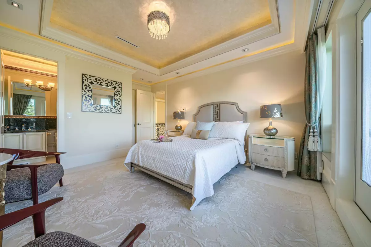 Entry Foyer Photo of 7531 Sunnybank Avenue, Richmond, BC