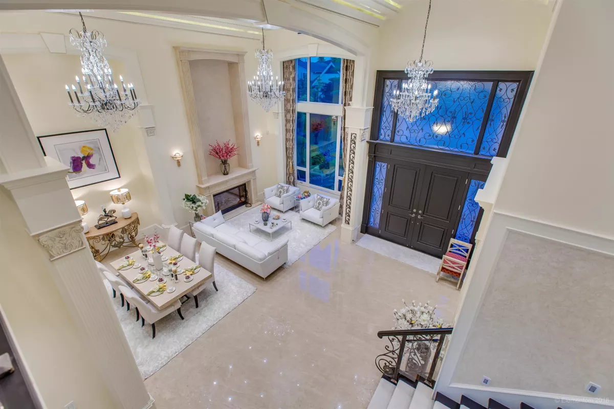 Kitchen Island Photo of 7531 Sunnybank Avenue, Richmond, BC