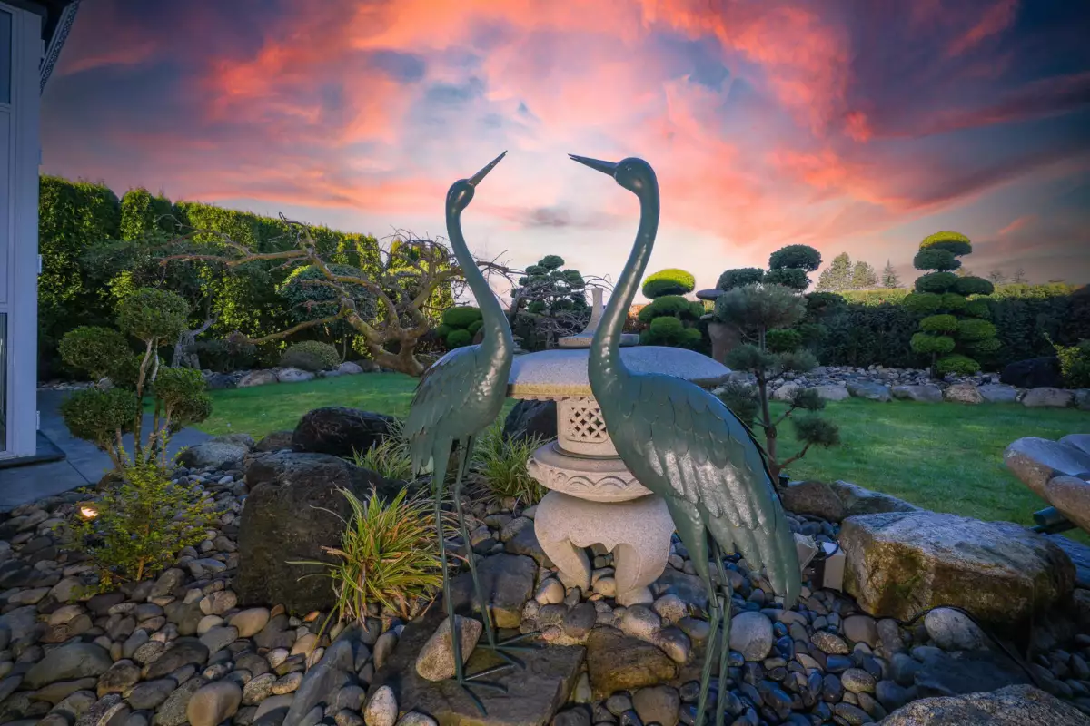 Swimming Pool Photo of 7531 Sunnybank Avenue, Richmond, BC