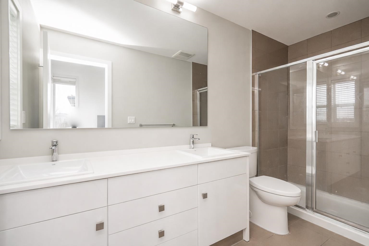 Bedroom 2 Photo of 8 1938 North Parallel Road, Abbotsford, BC