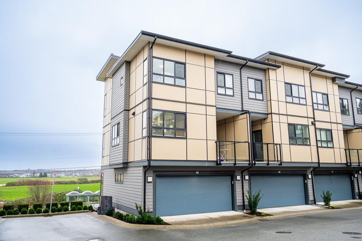 Staircase Photo of 8 1938 North Parallel Road, Abbotsford, BC