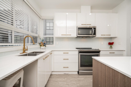Kitchen Photo of 8 1938 North Parallel Road, Abbotsford, BC