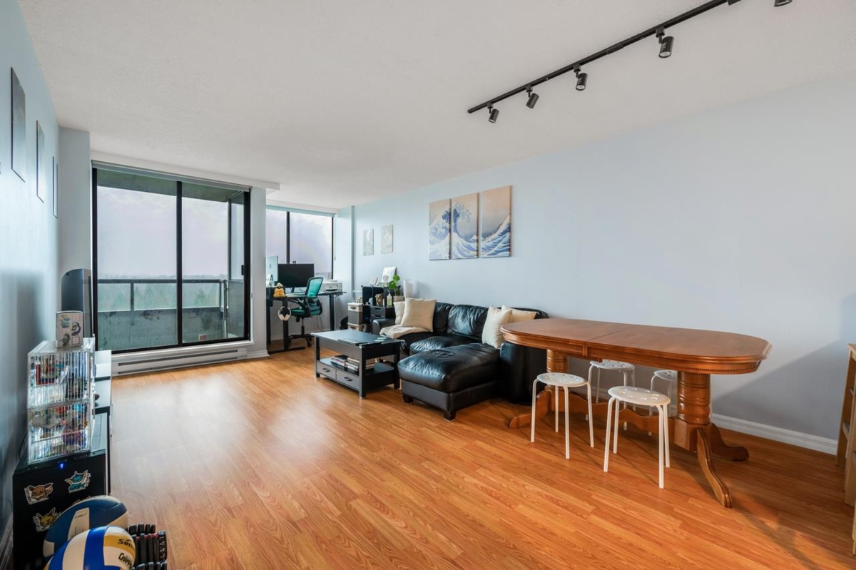 Kitchen Photo of 1205 3970 Carrigan Court, Burnaby, BC