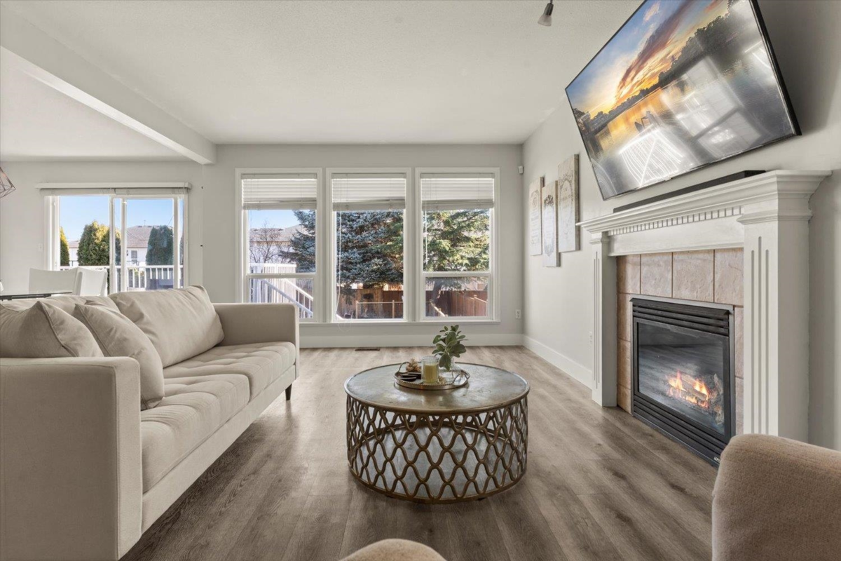 Kitchen Island Photo of 5690 Lindys Drive, Chilliwack, BC